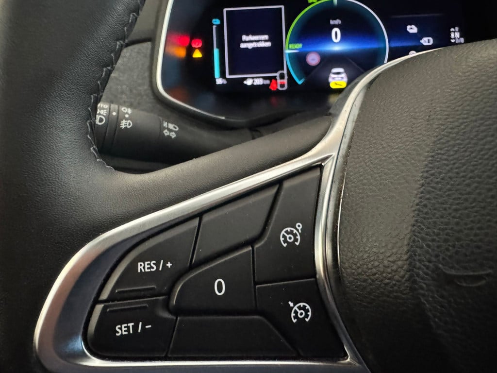 Renault Zoe r135 intens 52 kwh (koopaccu / ccs)