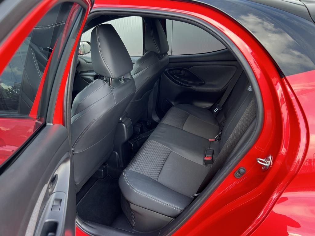 Toyota Yaris 1.5 hyb. launch ed. | stuurverwarming | stoelverwamring | dode