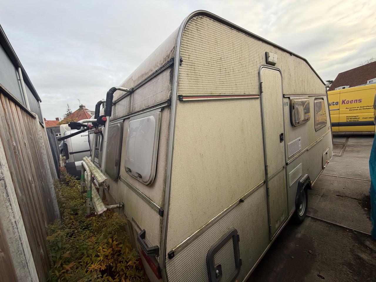 KIP caravan uit 1992 |  Keet | met kenteken