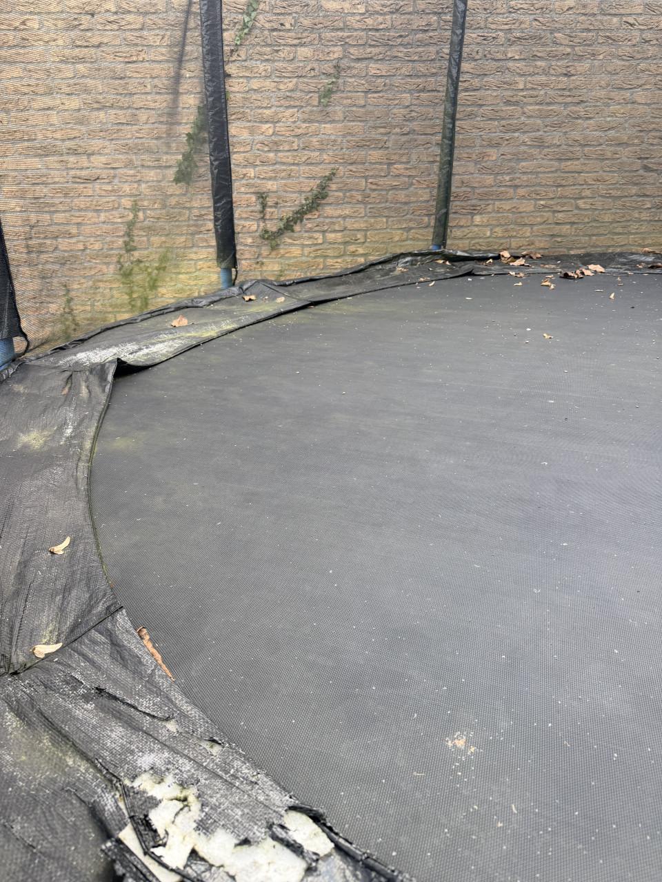 TRAMPOLINE (GROOT) GRATIS