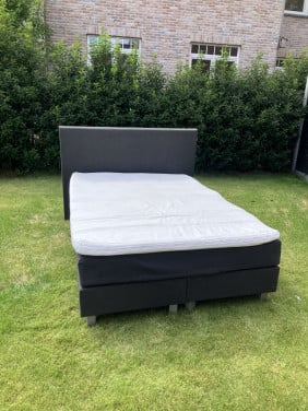 Tweepersoons bed 140x200