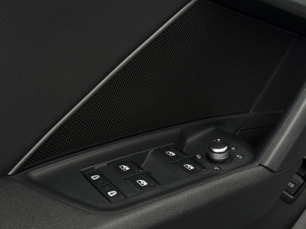 Audi A3 limousine 35 tfsi * matrix led * leer * panoramadak * trekhaak