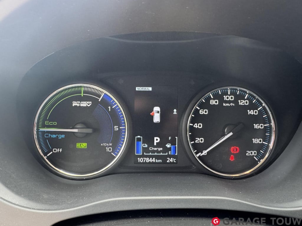 Mitsubishi Outlander 2.4 phev pure+ afn.trekhaak + winterset