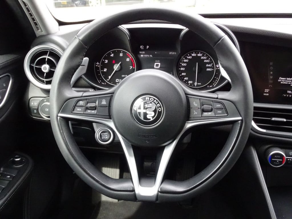 Alfa Romeo Giulia 2.0t b-tech stoel-&stuurwielverwarming | android auto | 1