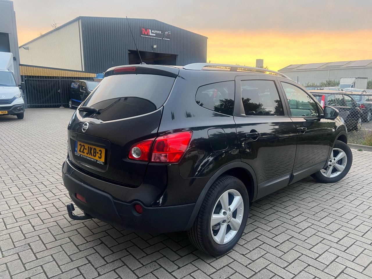 Nissan Qashqai +2 2.0 Connect 7zitter Jaar Apk