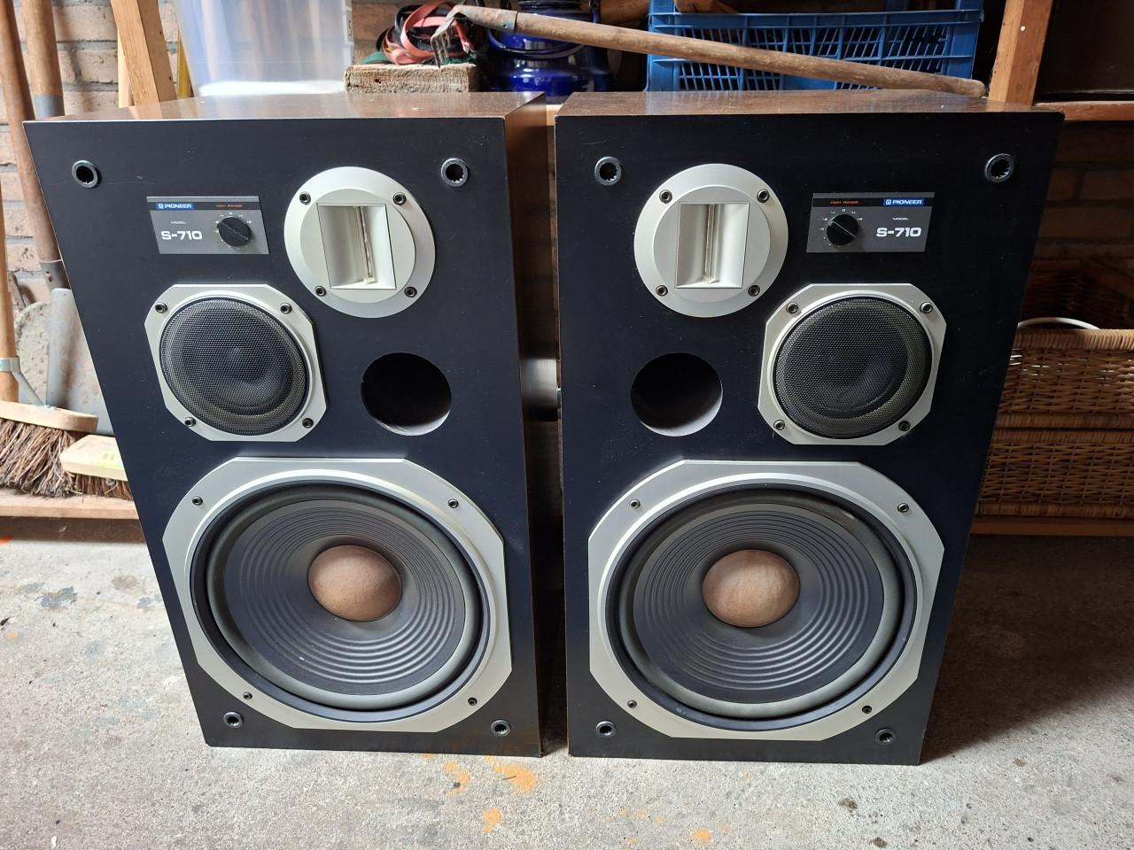 Vintage Pioneer speakers S710