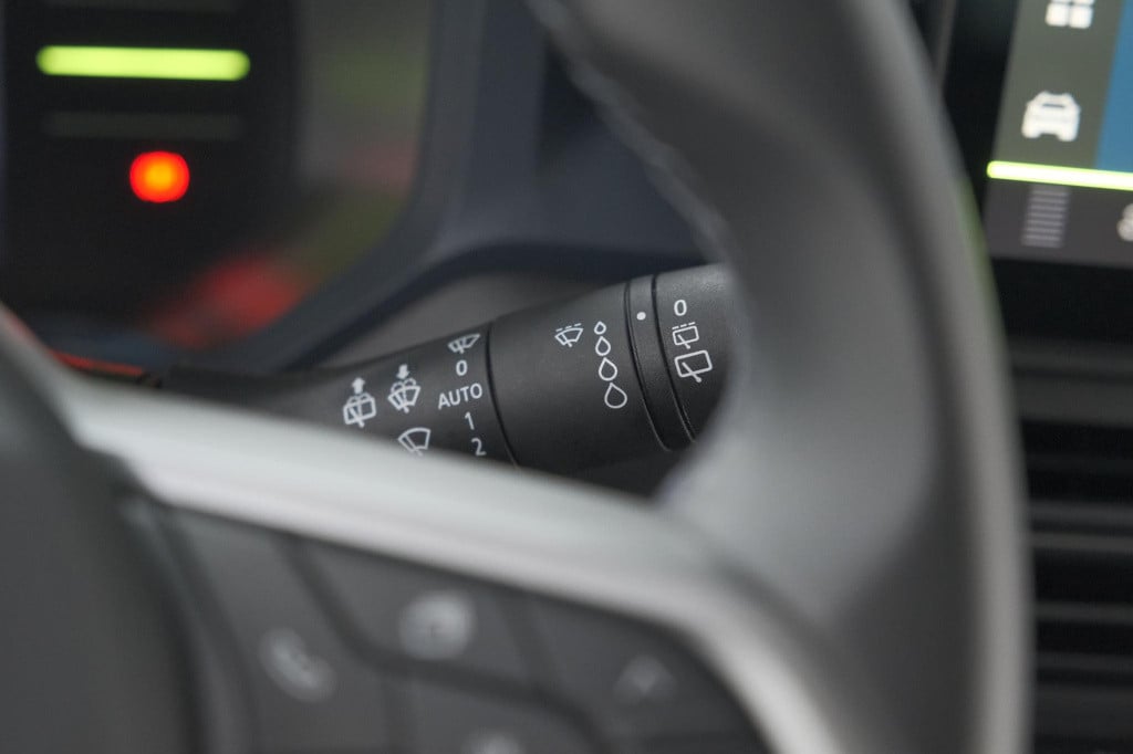 Dacia Duster mild hybrid 130 expression | camera | stoelverwarming | apple 
