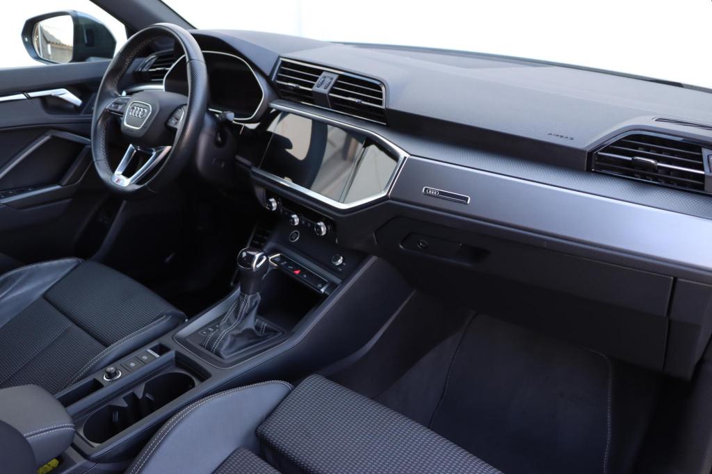 Audi Q3 45 tfsi e s edition 245pk s tronic | soh 97,6% |