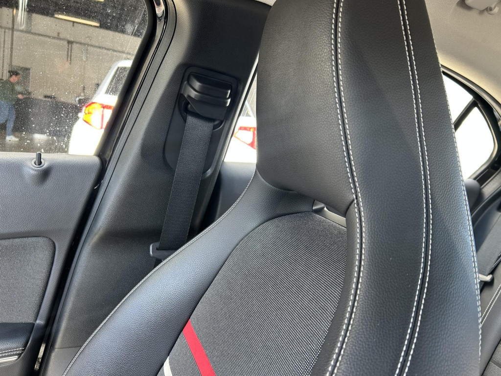 Mercedes-Benz A-Klasse 180 4u3 amg line|mooie staat