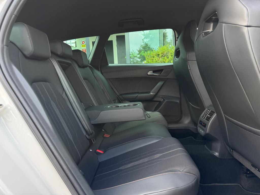 Cupra Leon Sportstourer 1.4 e-hybrid vz copper edition * full link * camera