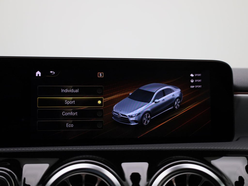 Mercedes-Benz A-Klasse 180 business solution amg | automaat | lmv | panoram