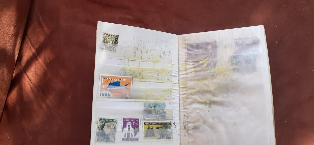 POSTZEGEL BOEKJE VAN DIV KLEINE LANDEN ** vanaf 1 Cent **