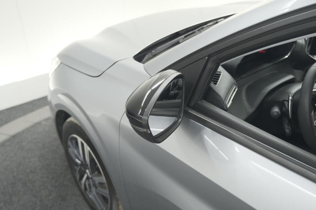 Peugeot 208 puretech 100 eat8 active pack | apple carplay | parkeersensoren