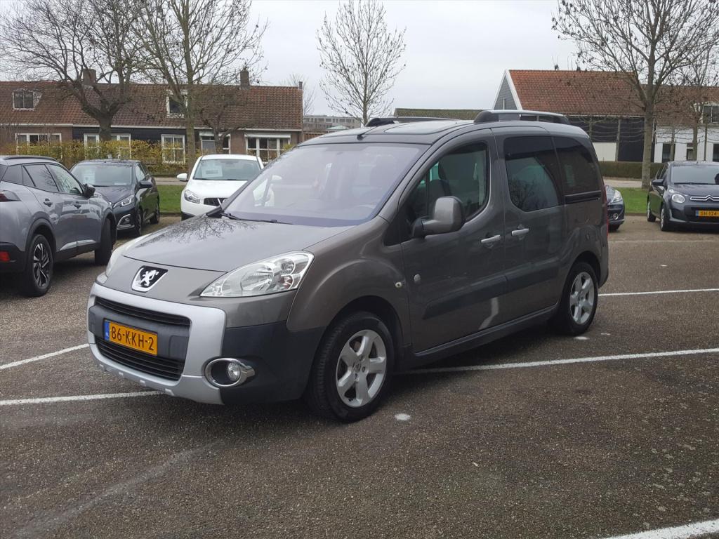 Peugeot Partner 1.6vti-110pk tepee outdoor zenith-dak | trekhaak | panorama