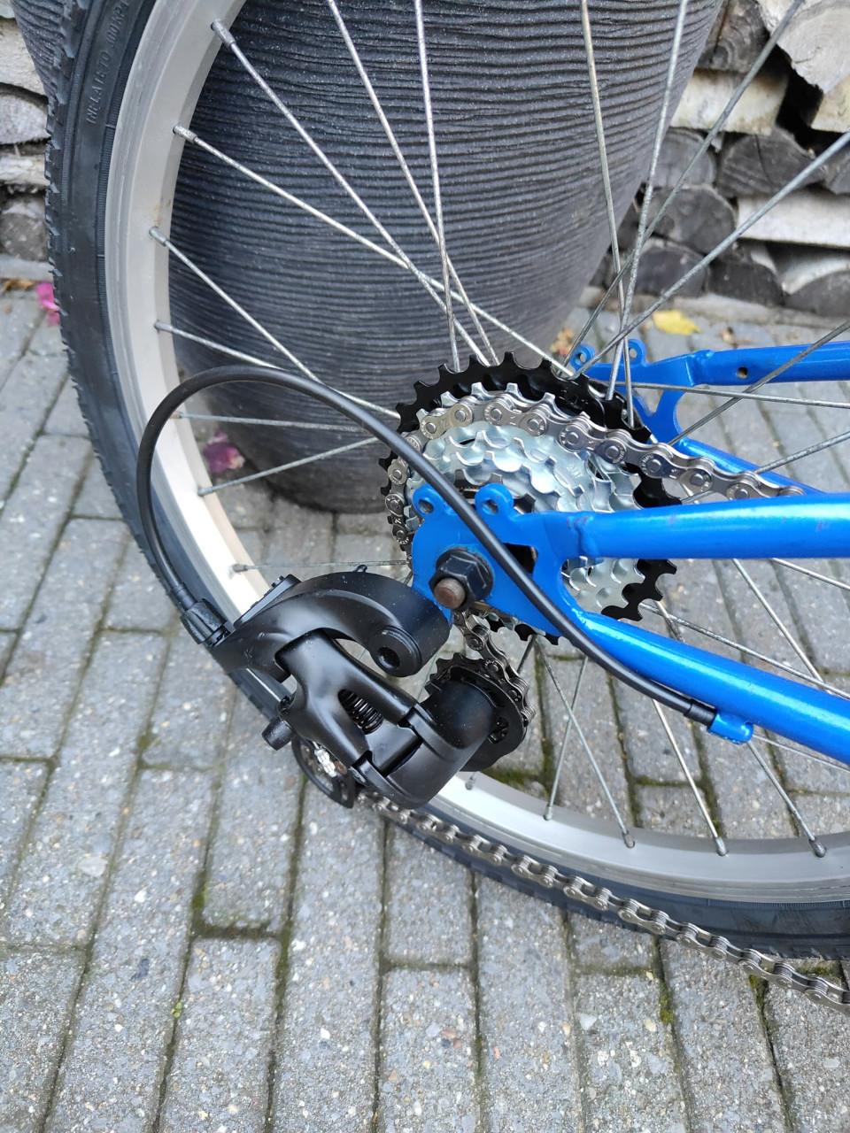 20 inch stoere mountainbike met Canyon stickers