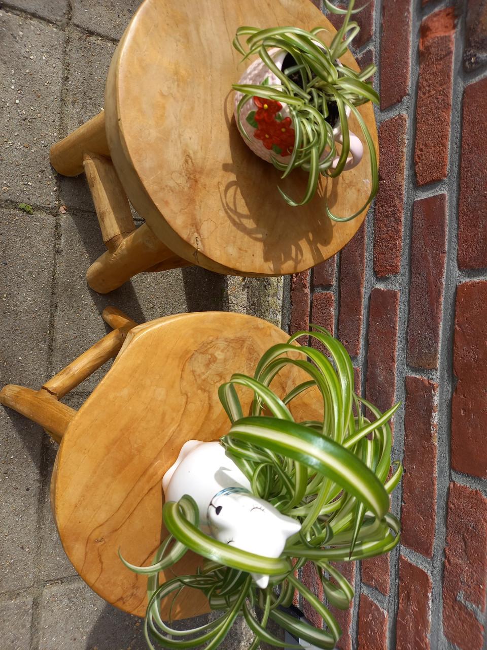 Houten krukjes
