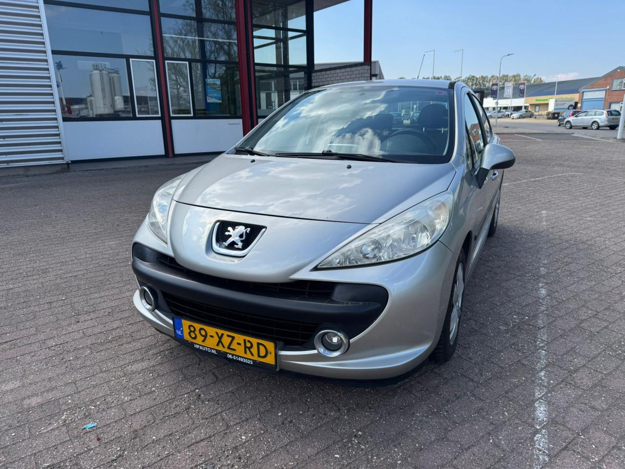 Peugeot 207 bj 2007  1600 euro