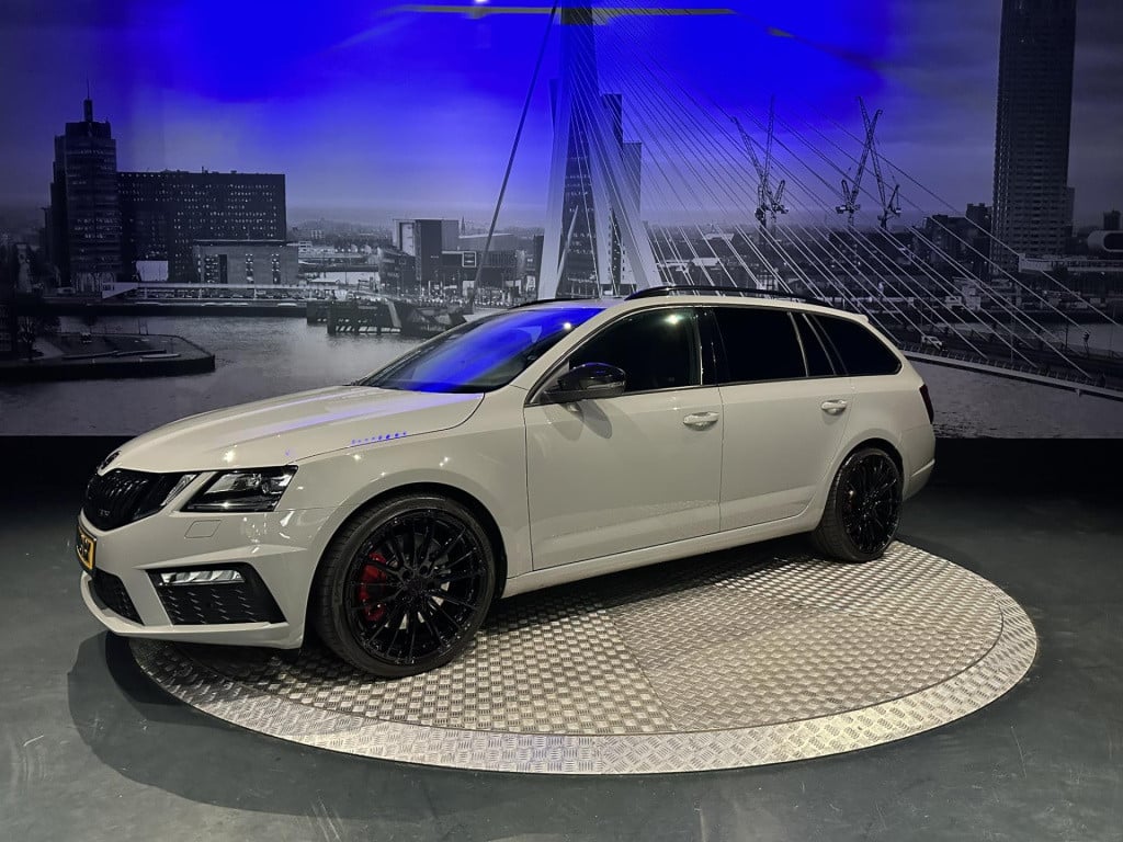 Skoda Octavia combi 2.0 tsi rs 245 *full options*concaver wheels*milltek*to