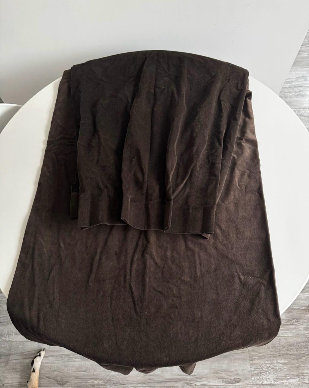 Mooie kleur bruine velours gordijnen 2 stuks