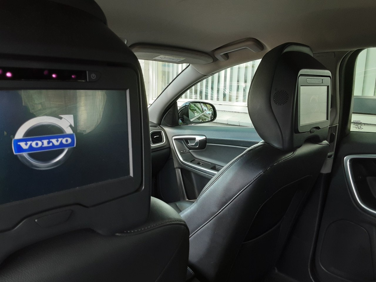 Volvo V60 2.4 D6 AWD Plug-In Hybrid Summum Automaat