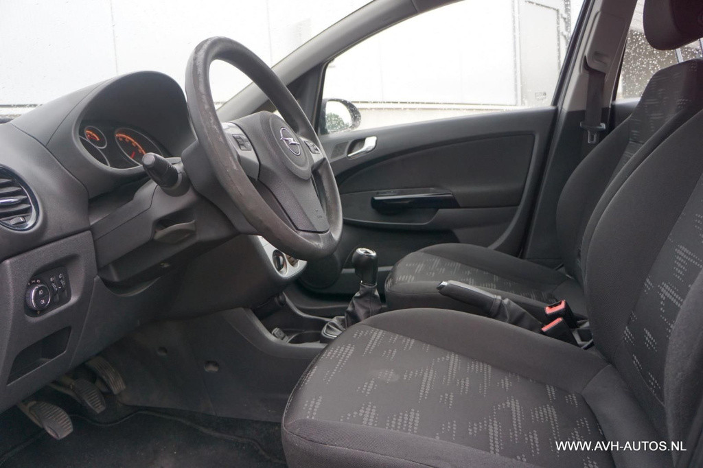 Opel Corsa 1.2-16v cosmo