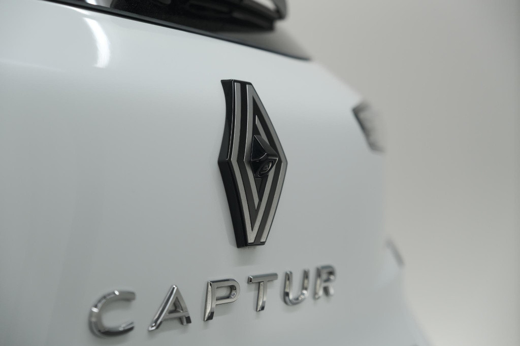 Renault Captur 1.6 e-tech full hybrid 145 techno | camera | apple carplay |