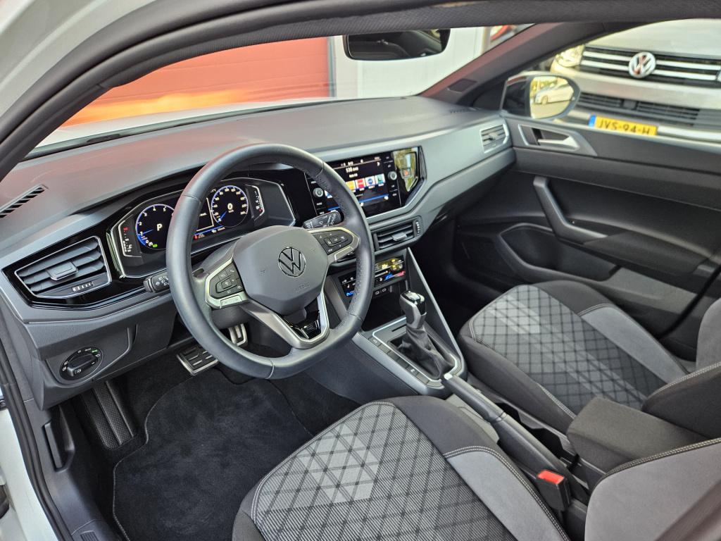 Volkswagen Taigo 1.0 tsi r-line | carplay | camera | rijklaar inclusief 1 j