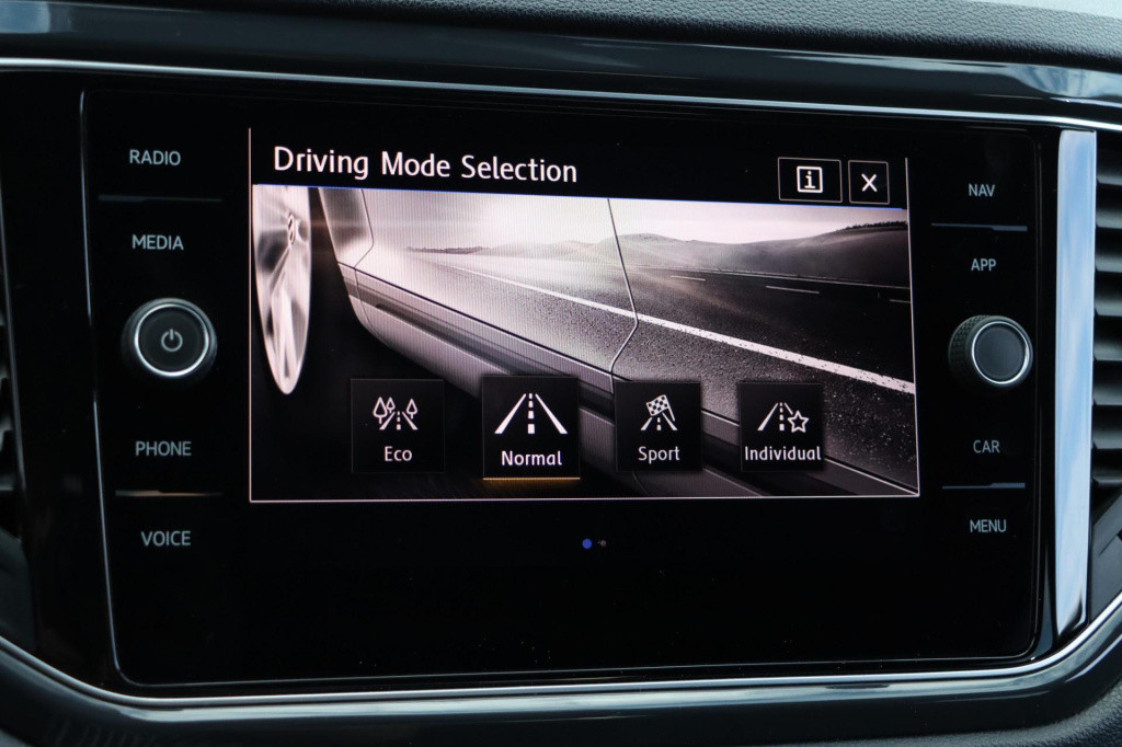 Volkswagen T-roc 1.5 tsi sport 150pk dsg7