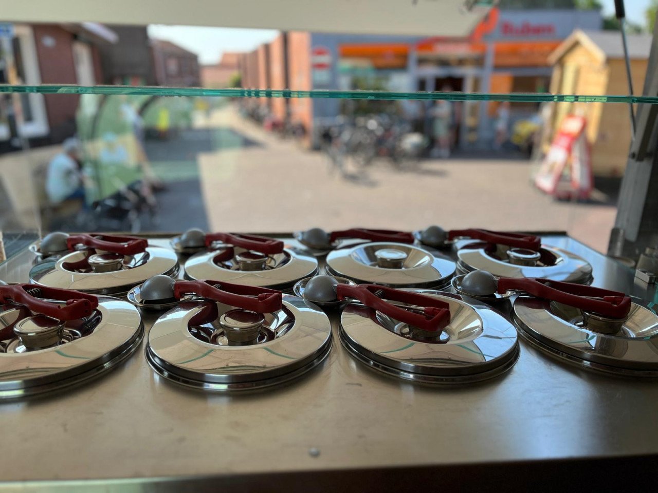 Rijdende ijssalon Nissan Primastar