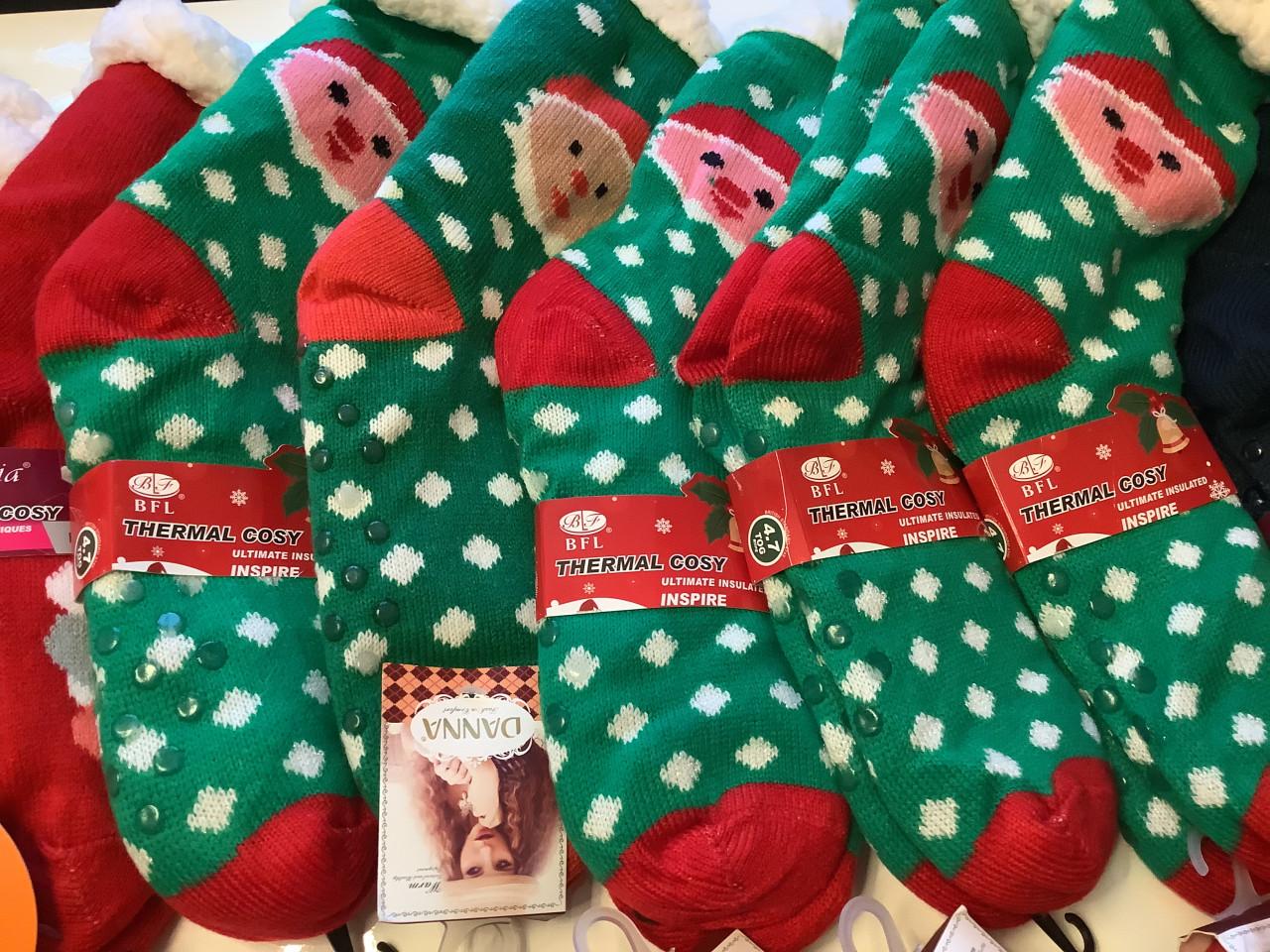 Partij leuke fluffy huissokken. ( partij 251)