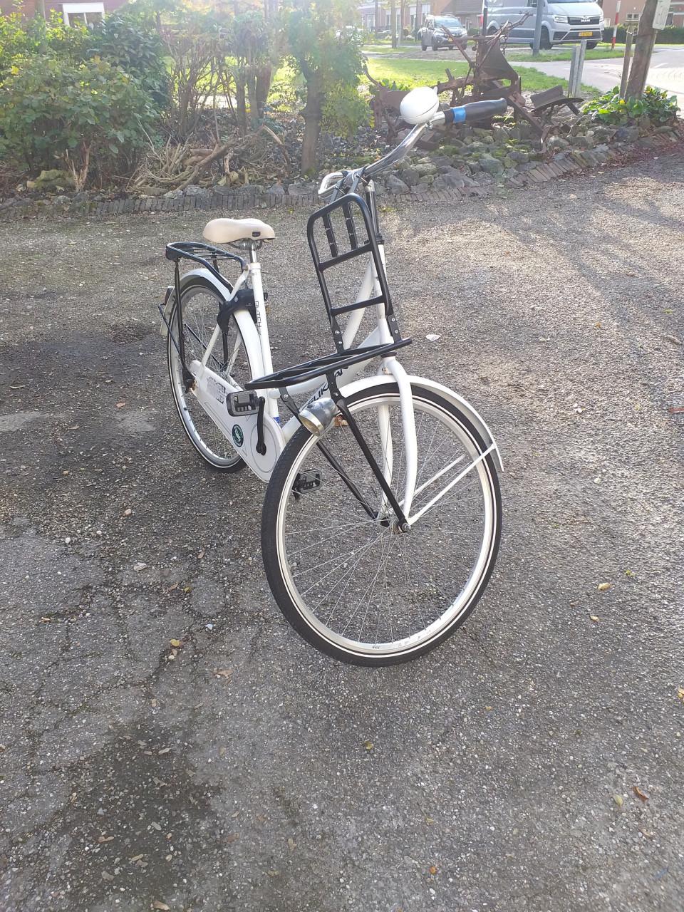 """"MOOIE WITTE OMAFIETS IN PRIMA STAAT""""