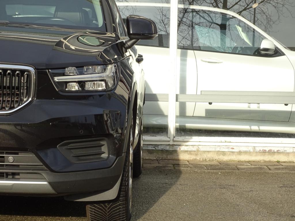 Volvo XC40 2.0 t4 momentum