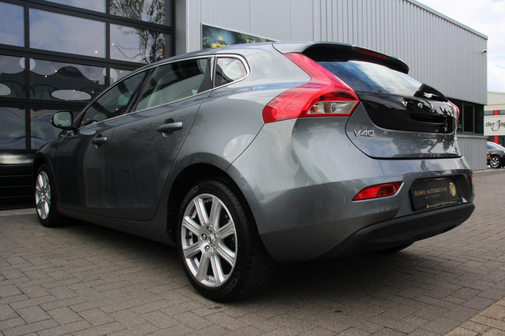 Volvo V40 2.0 t2 inscription - 122pk - leder - 17inch - navi - full led - c