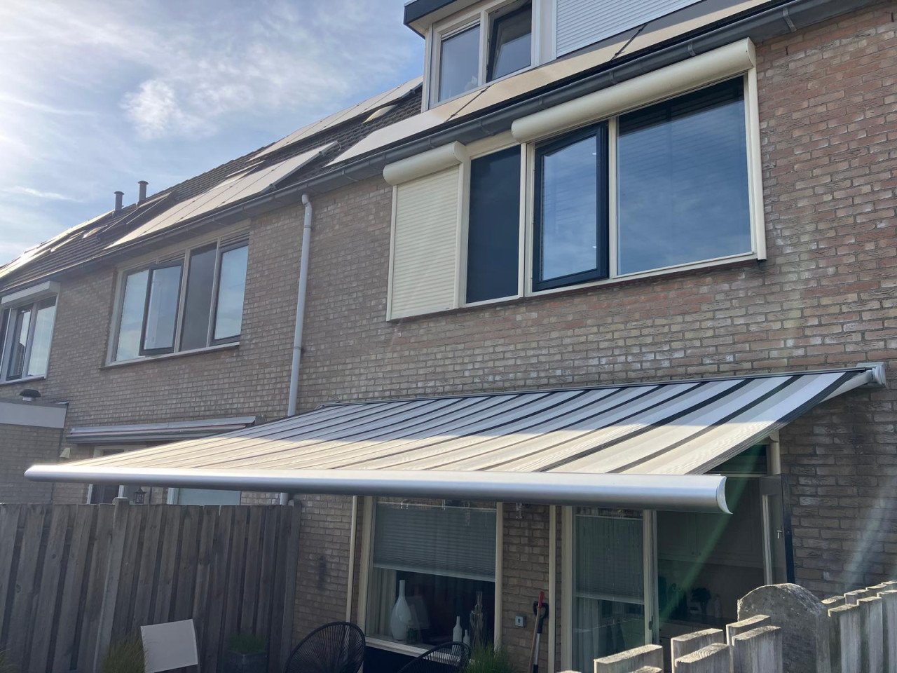 Brustor knikarmzonnescherm elektrisch 5m breed