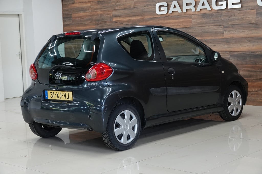 Toyota Aygo 1.0-12v | airco | bluetooth |