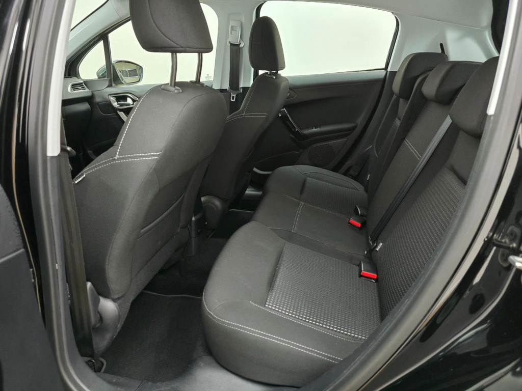 Peugeot 208 occasion 1.2 puretech allure met carplay en cruisecontrol | twe