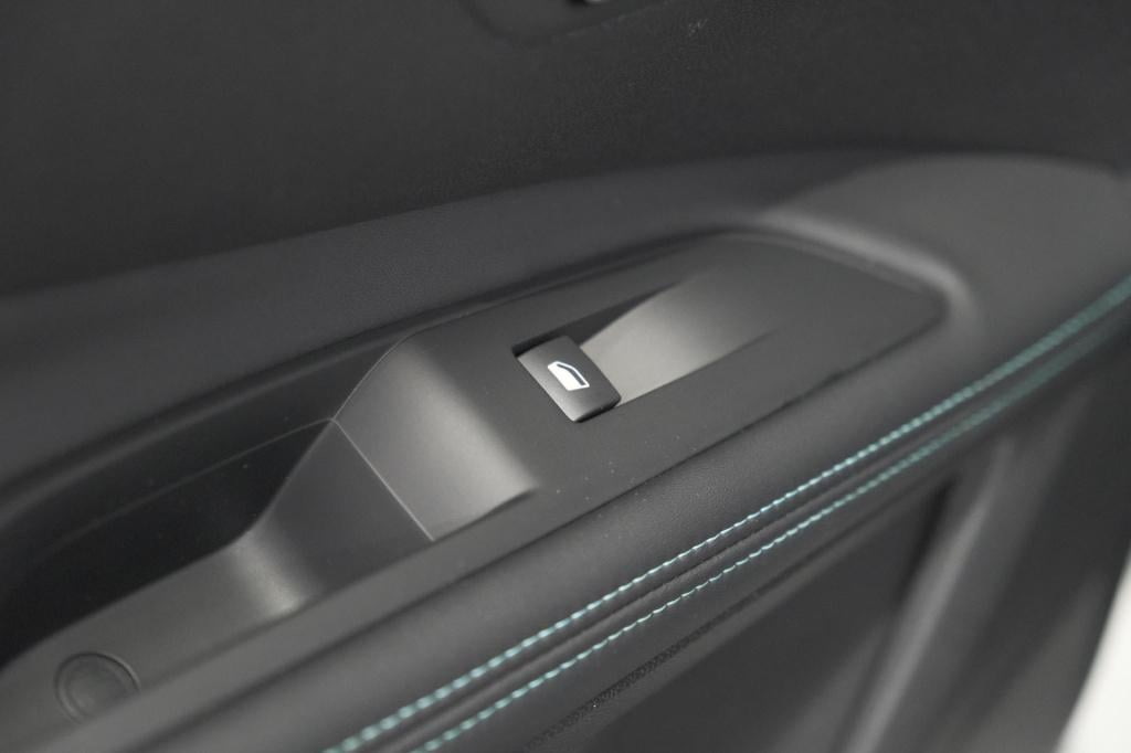 Peugeot 3008 1.6 hybrid 225 blue lease allure | camera | dodehoekdetectie |