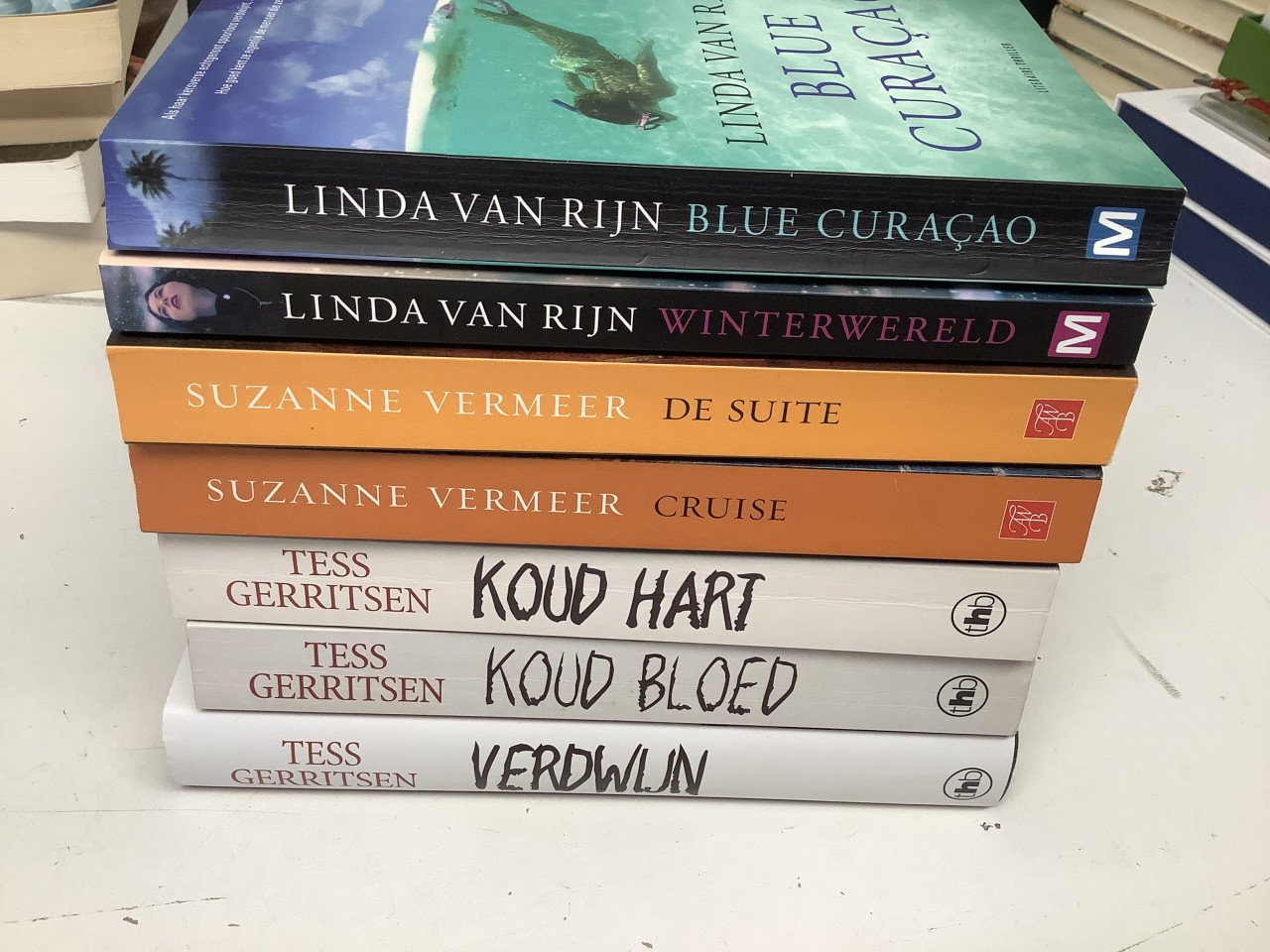 Thriller van Nederlandse schrijvers, Tess Gerritsen, Linda van Rijn, Suzann