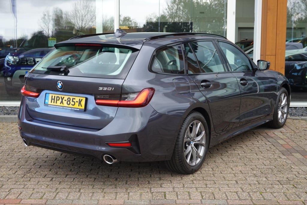 BMW 3-serie touring 330i business edition plus