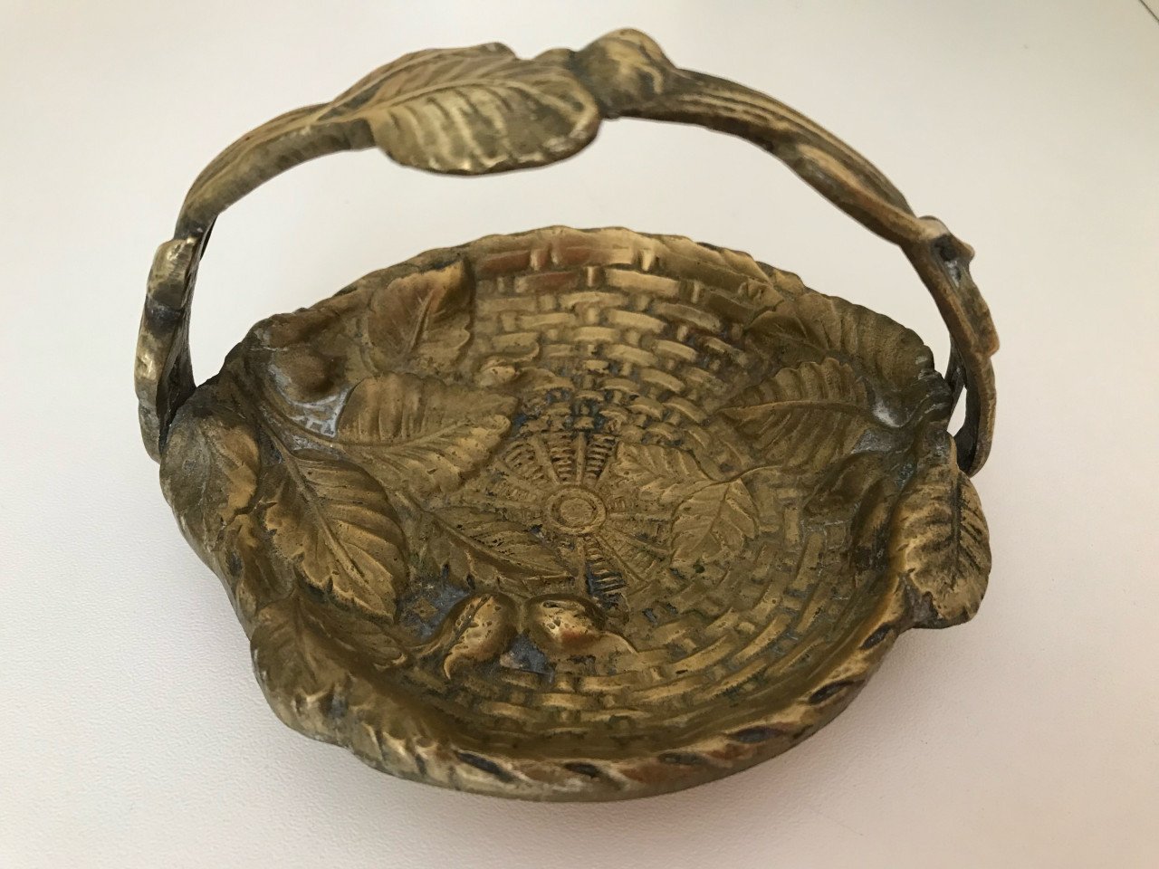 Antiek Schaaltje uit Engeland (1850-1870).