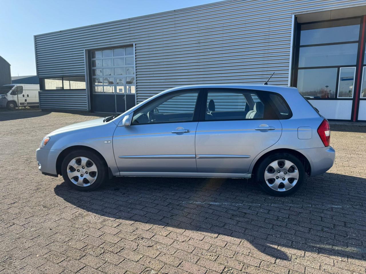 Kia cerato bj 2006 1400 euro