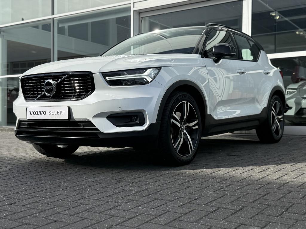 Volvo XC40 t4 190pk aut8 r-design| camera| trekhaak| elek.stoel| stoel.verw