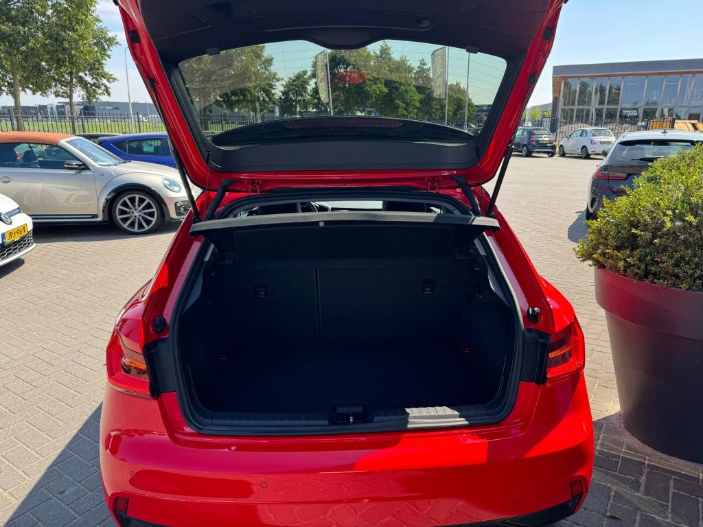 Audi A1 Sportback 30 tfsi s line * matrix led * carplay * cruise control * 