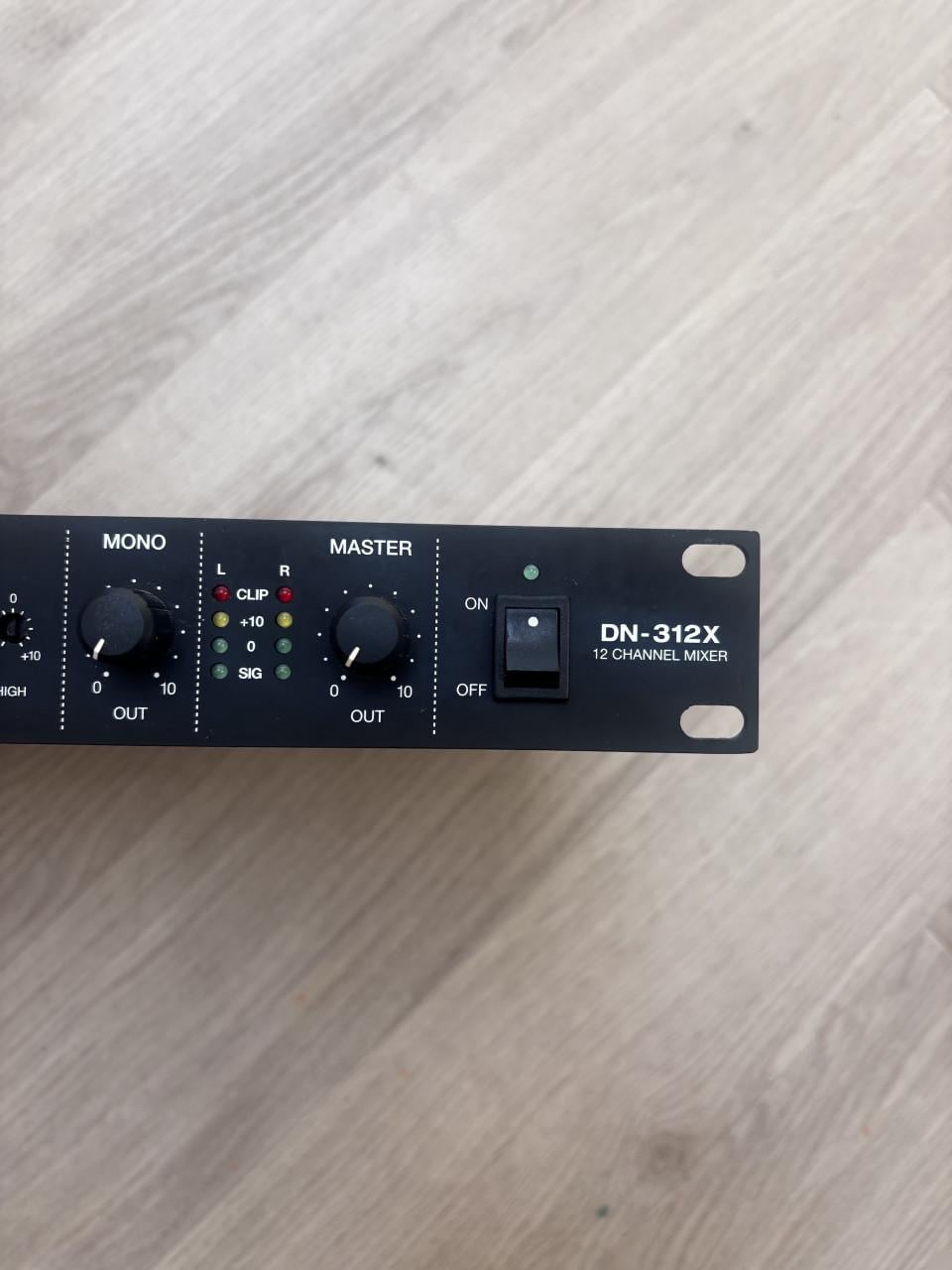 Denon DN-312X rackmixer