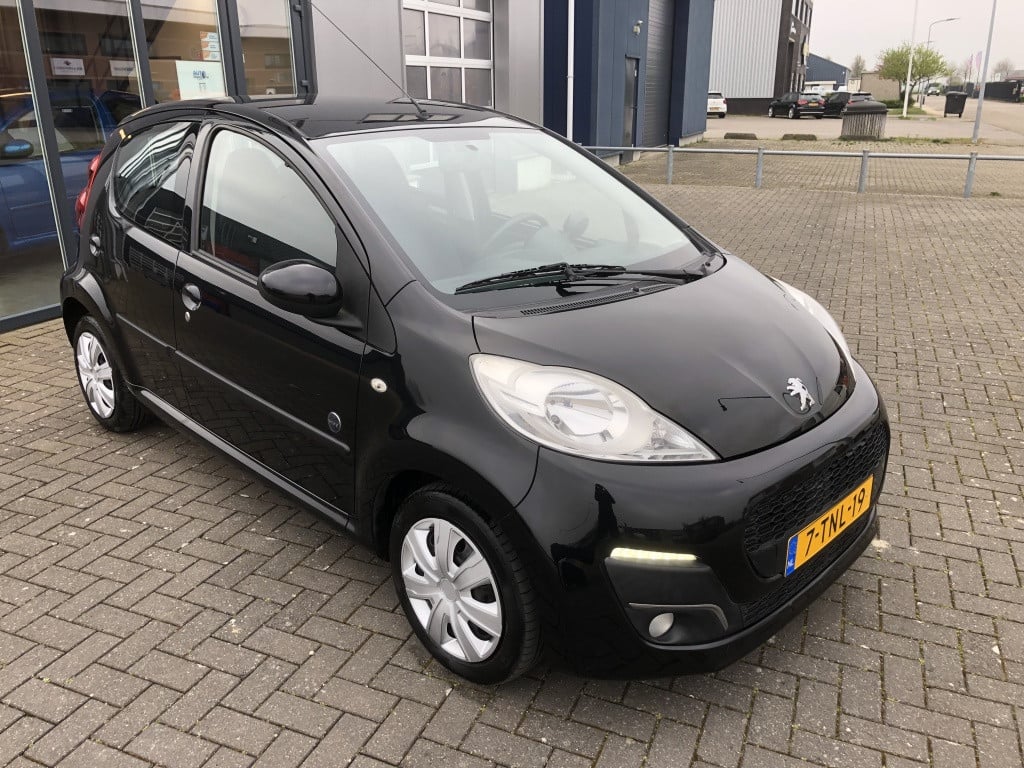 Peugeot 107 1.0 envy 1e eigenaar