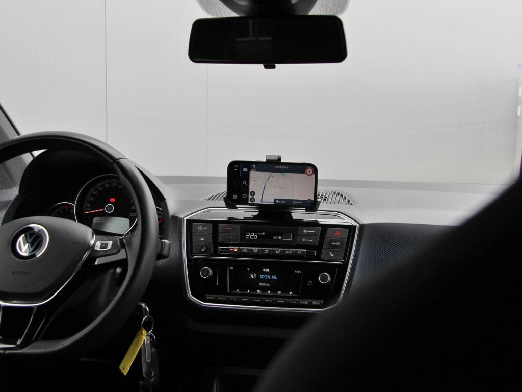 Volkswagen UP! active 5drs. clima | cruise | camera | vol!