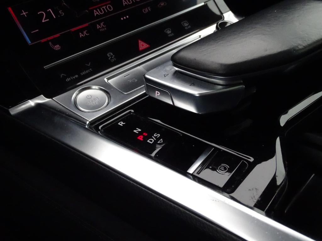 Audi E-tron e-tron 50 quattro launch edition plus 71 kwh | pano | trekhaak 