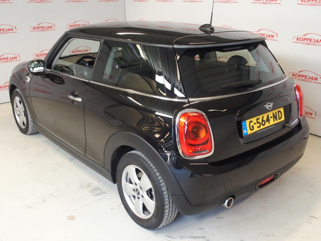 Mini Cooper 1.5 nl auto, carplay, cruise controle, parkeer sensoren