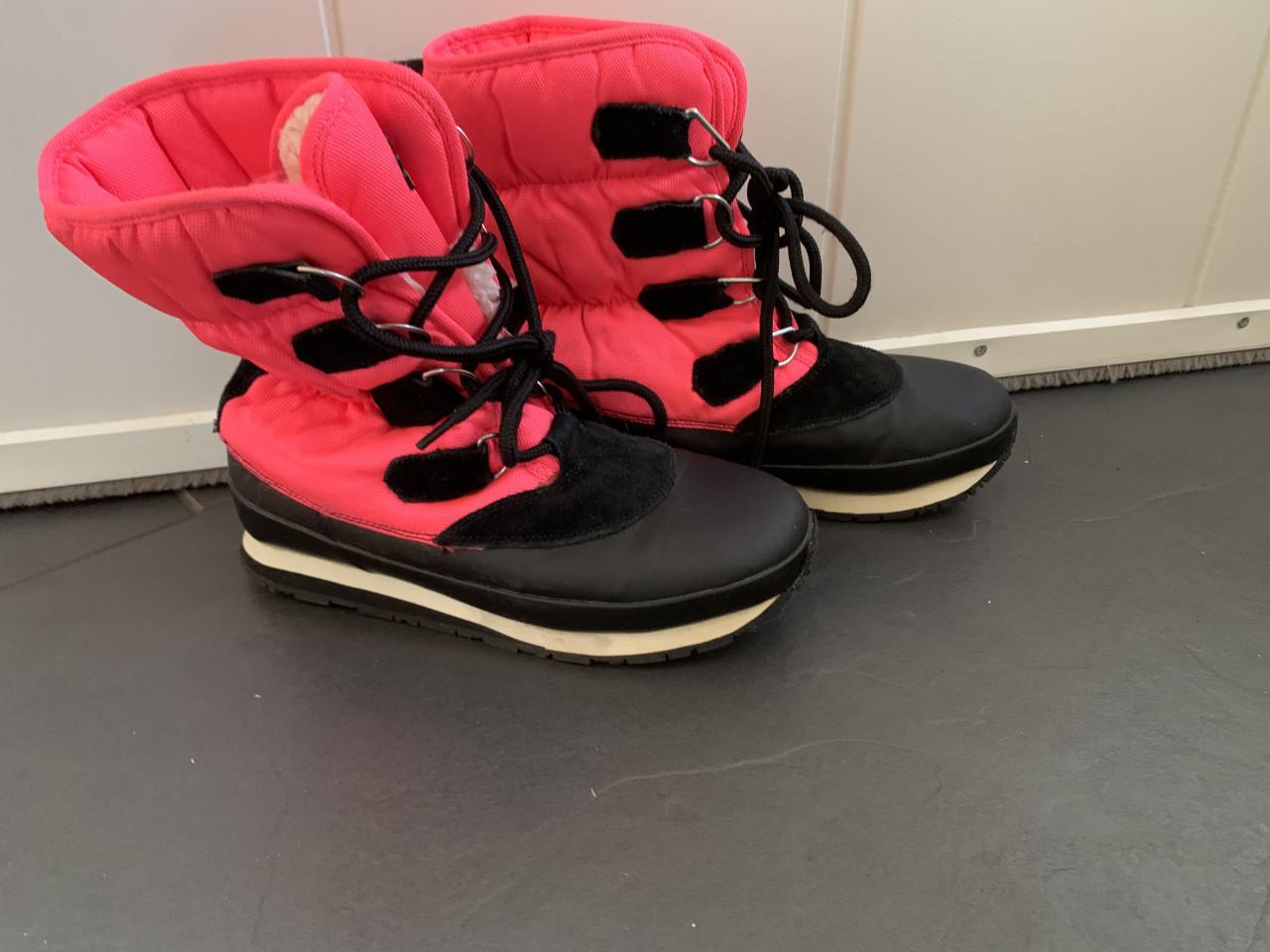 Snowboots mt 37. Rubber Duck