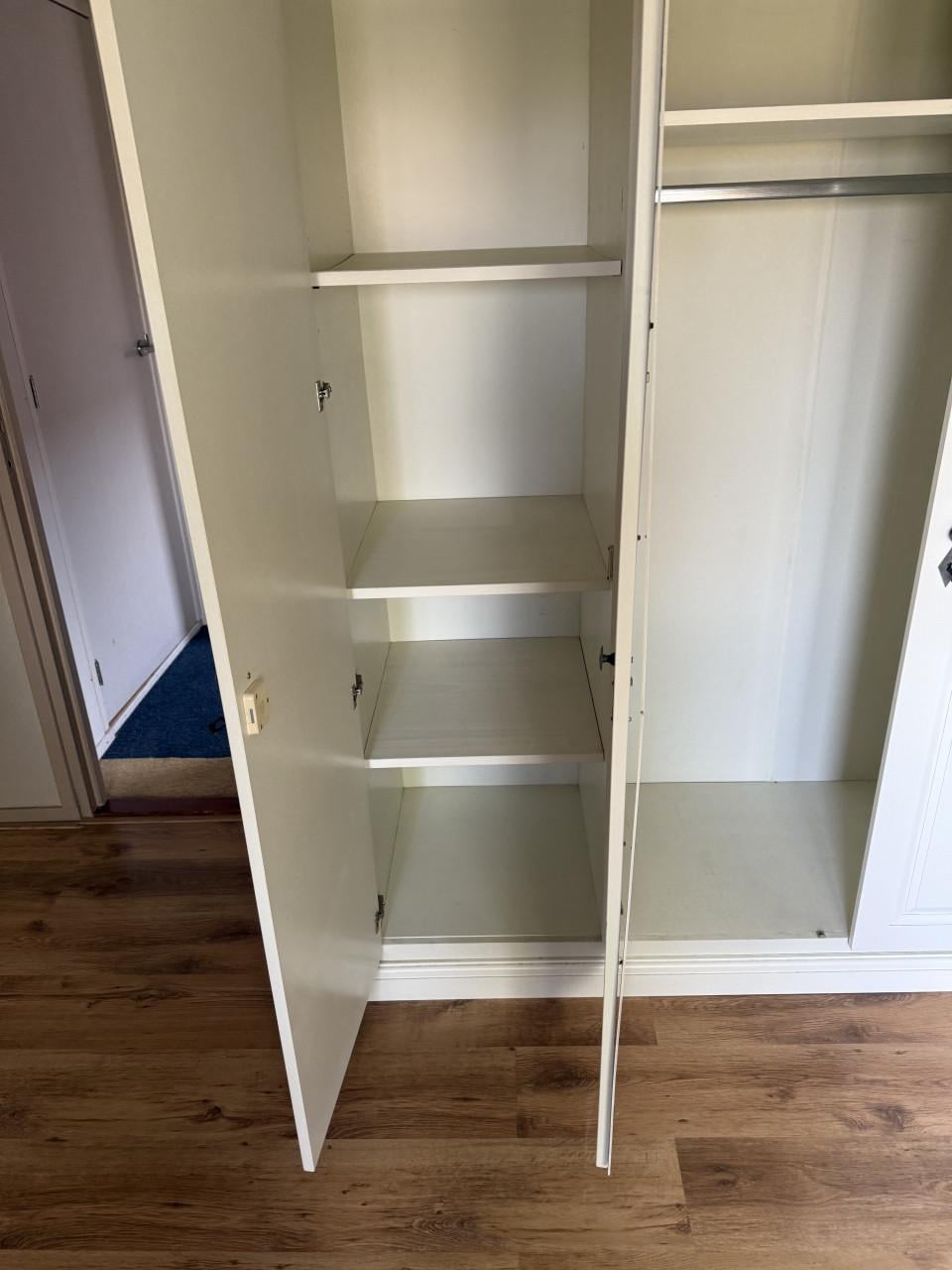 Slaapkamer hang en leg kast kleur wit